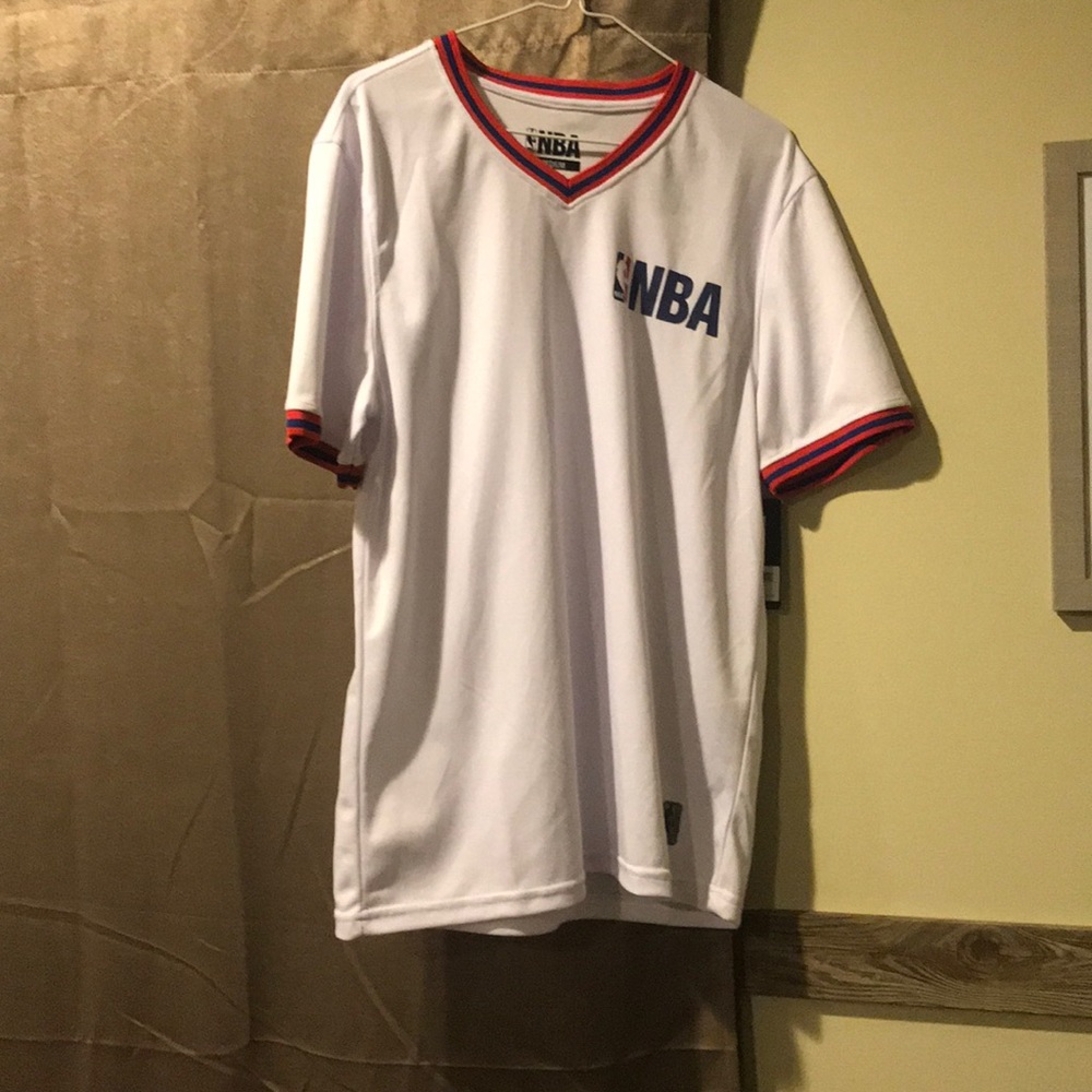 NWT NBA shirt medium